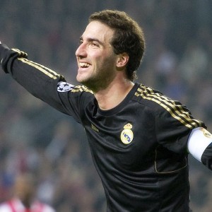 爱游戏体育账号注册-球迷电台：全民投票选出“年度最感人瞬间”，中国球迷投票全明星