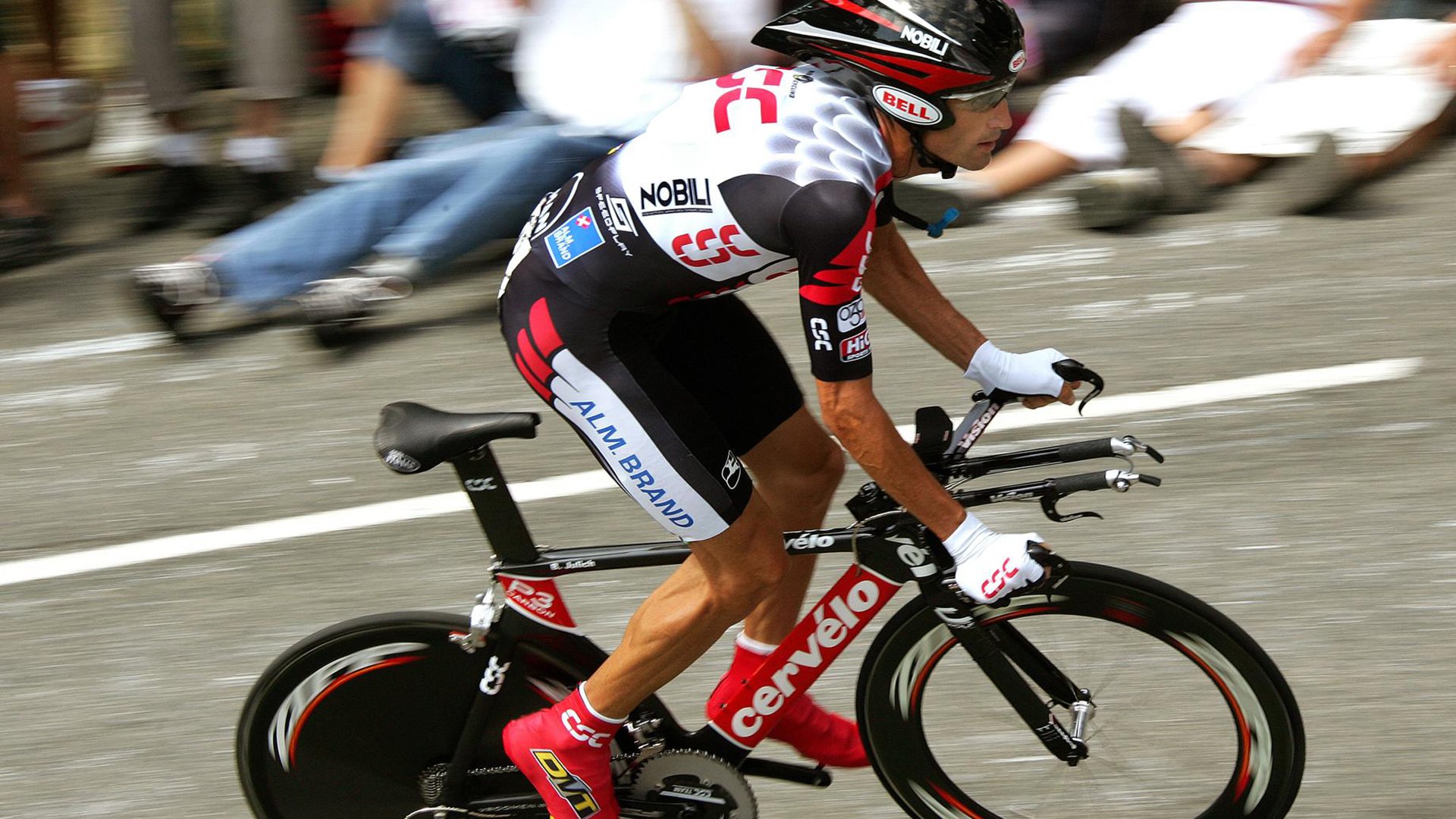 _网球运动员分享：比赛背后的坚持与梦想_，网球励志